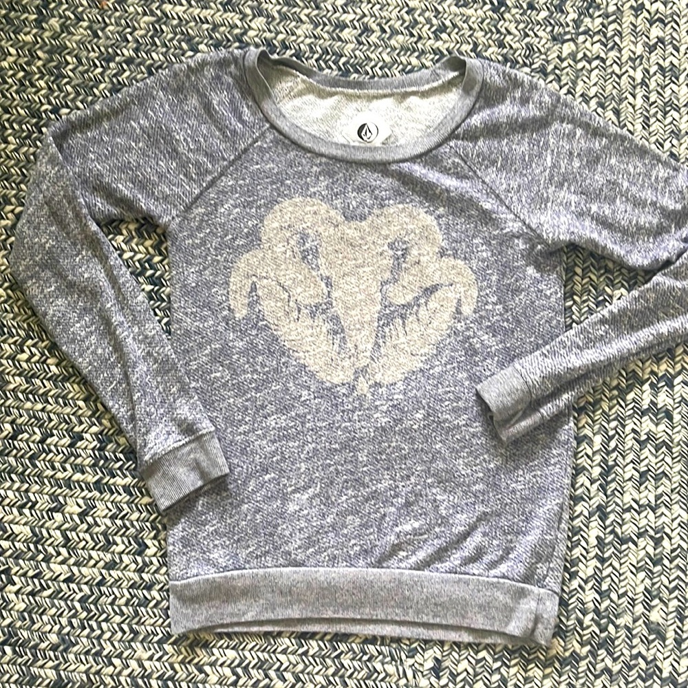 Womens Volcom long sleeve top. Size Small.